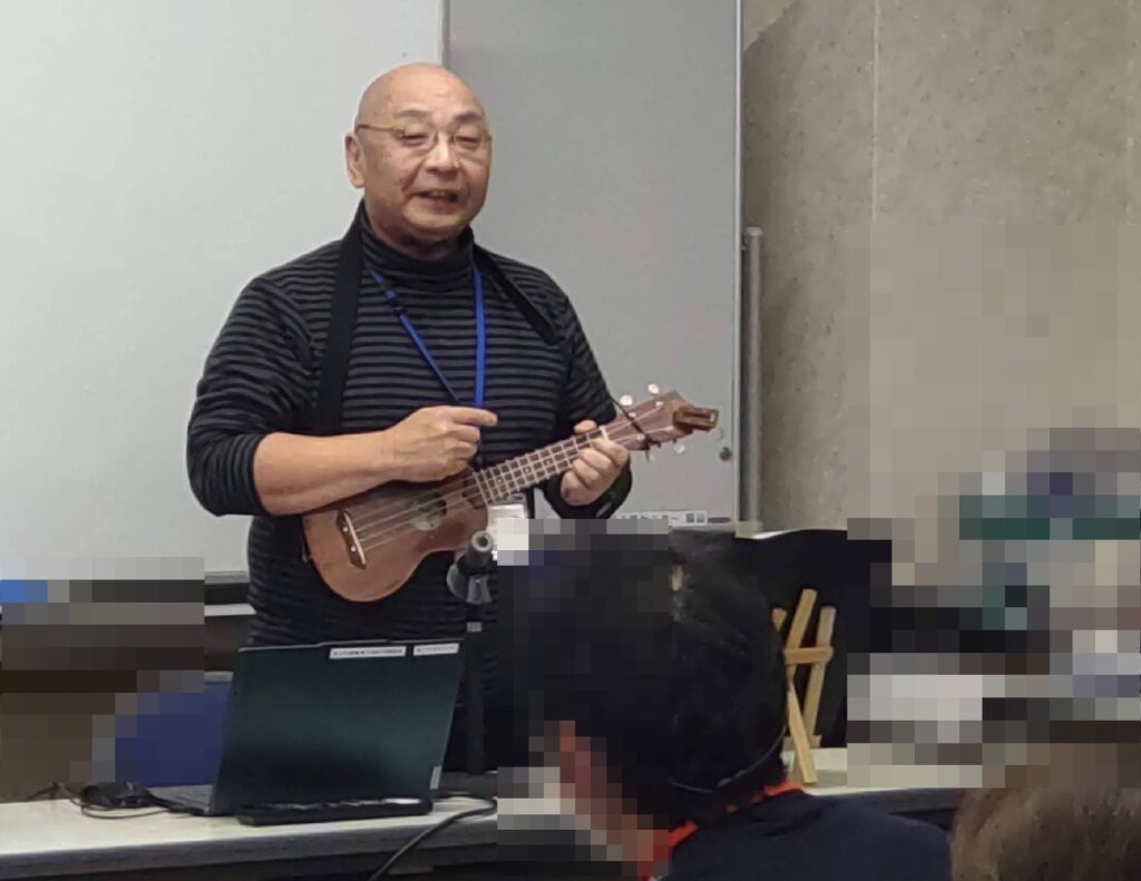 大阪市都島区の社会福祉協議会のボランティア交流会で、マジックやウクレレ演奏を披露させていただきました。