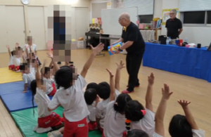 大阪市大正区の幼稚園でマジックショーをしてきました。
