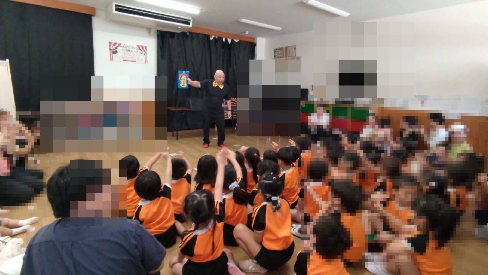 大阪市大正区の幼稚園でマジックショーをしました。