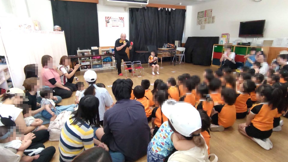 大阪市大正区の幼稚園でマジックショーをしました。