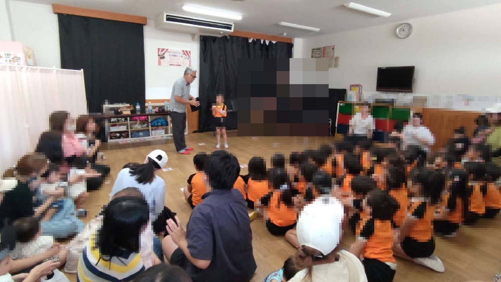 大阪市大正区の幼稚園でマジックショーをしました。