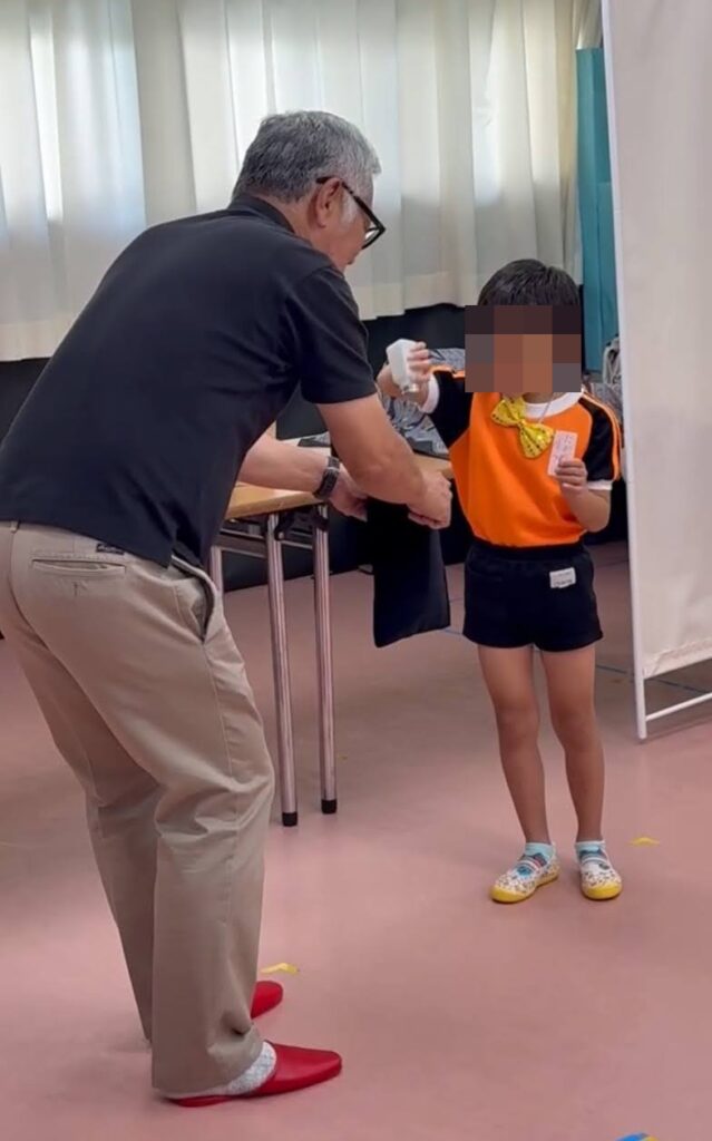 大阪市大正区の子ども園でマジックショーをしてきました。水のマジックです。