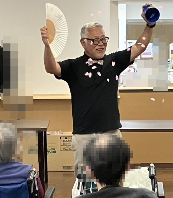 大阪市鶴見区の老人施設でマジックショーをしてきました。